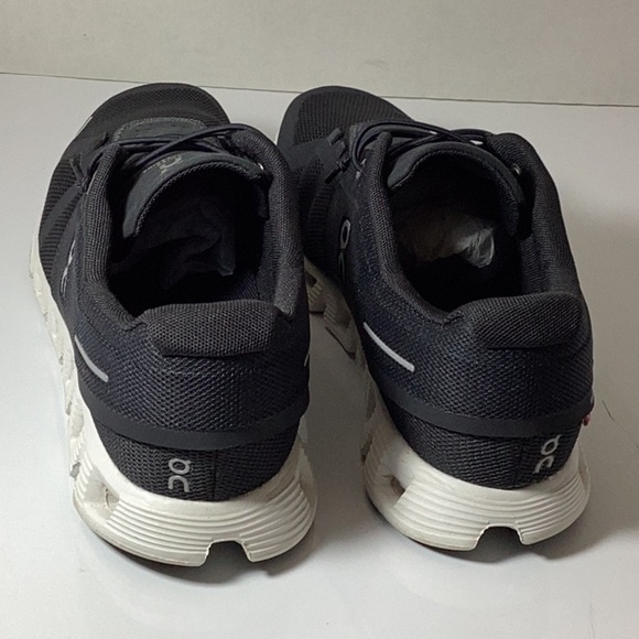 On Running Cloud 5 Running Black and White - Picture 5 of 10